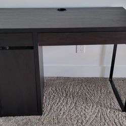 Office Desk And  Chair 