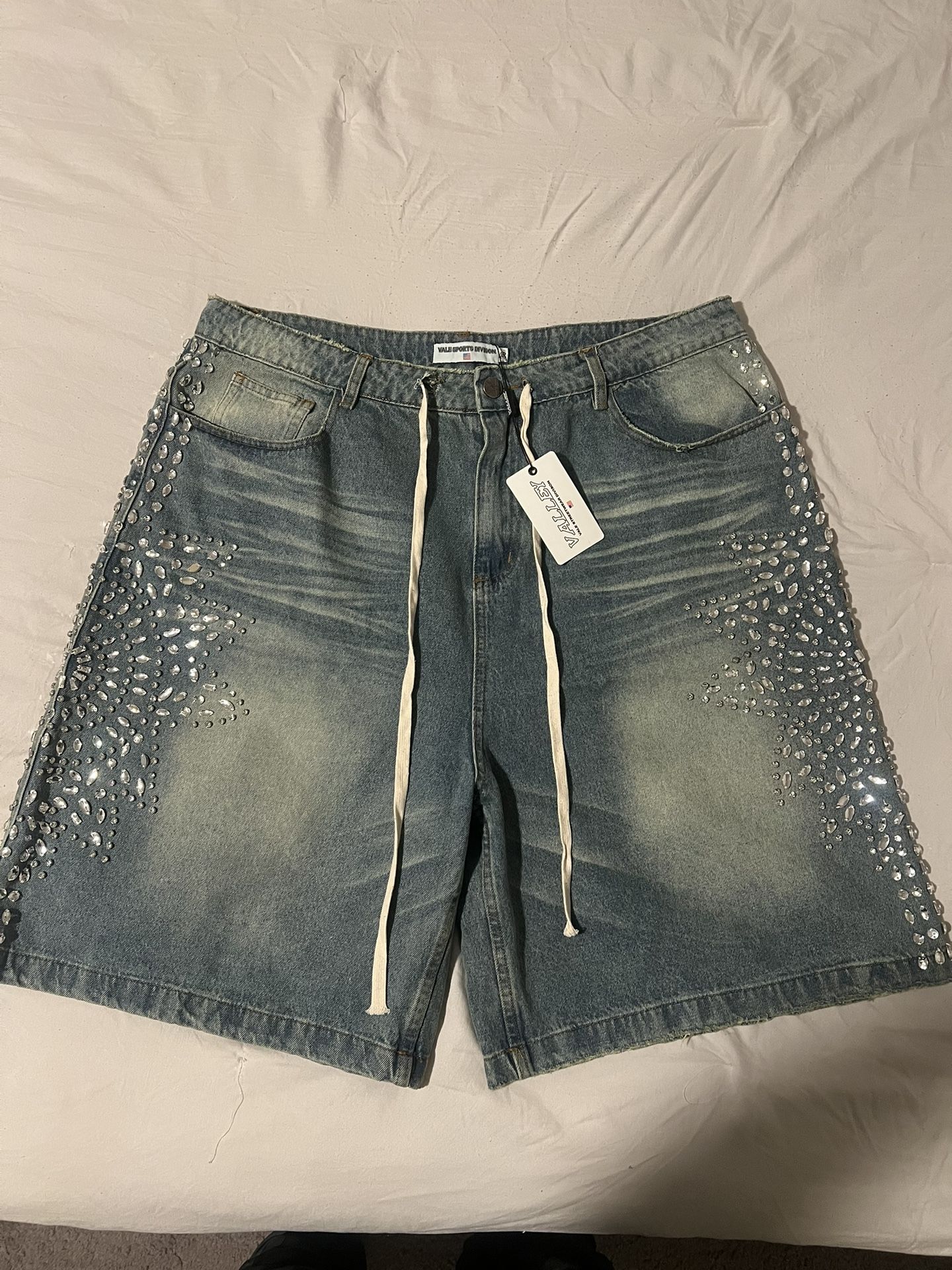 Vale Forever Rain Storm Rhinestone