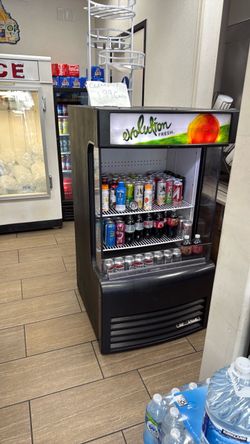 True refrigerator open air