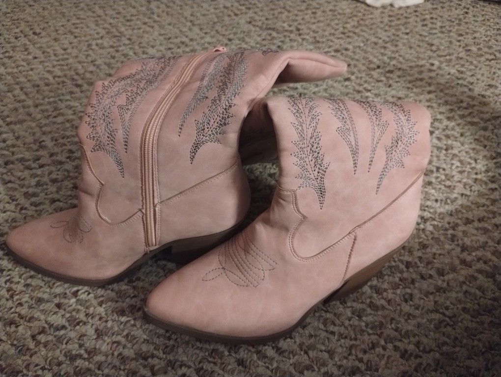 Boots (New).   Powder Pink