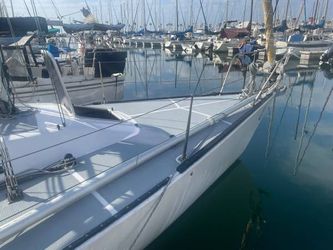 1985 soverel 33 racing sailboat