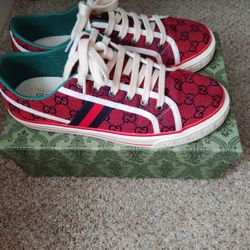 Gucci 77 Low Size 44 (US 10)