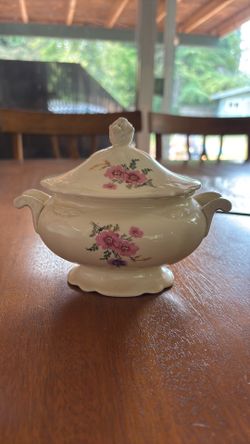 Vintage Homer Laughlin "Virginia Rose" 7-Piece Set (April 1949)