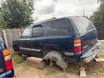 GMC Yukon 2001 part out