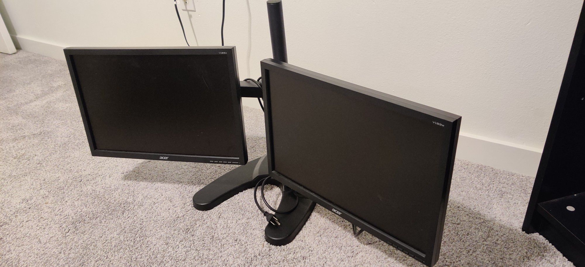 Dual Monitors w/ Stand