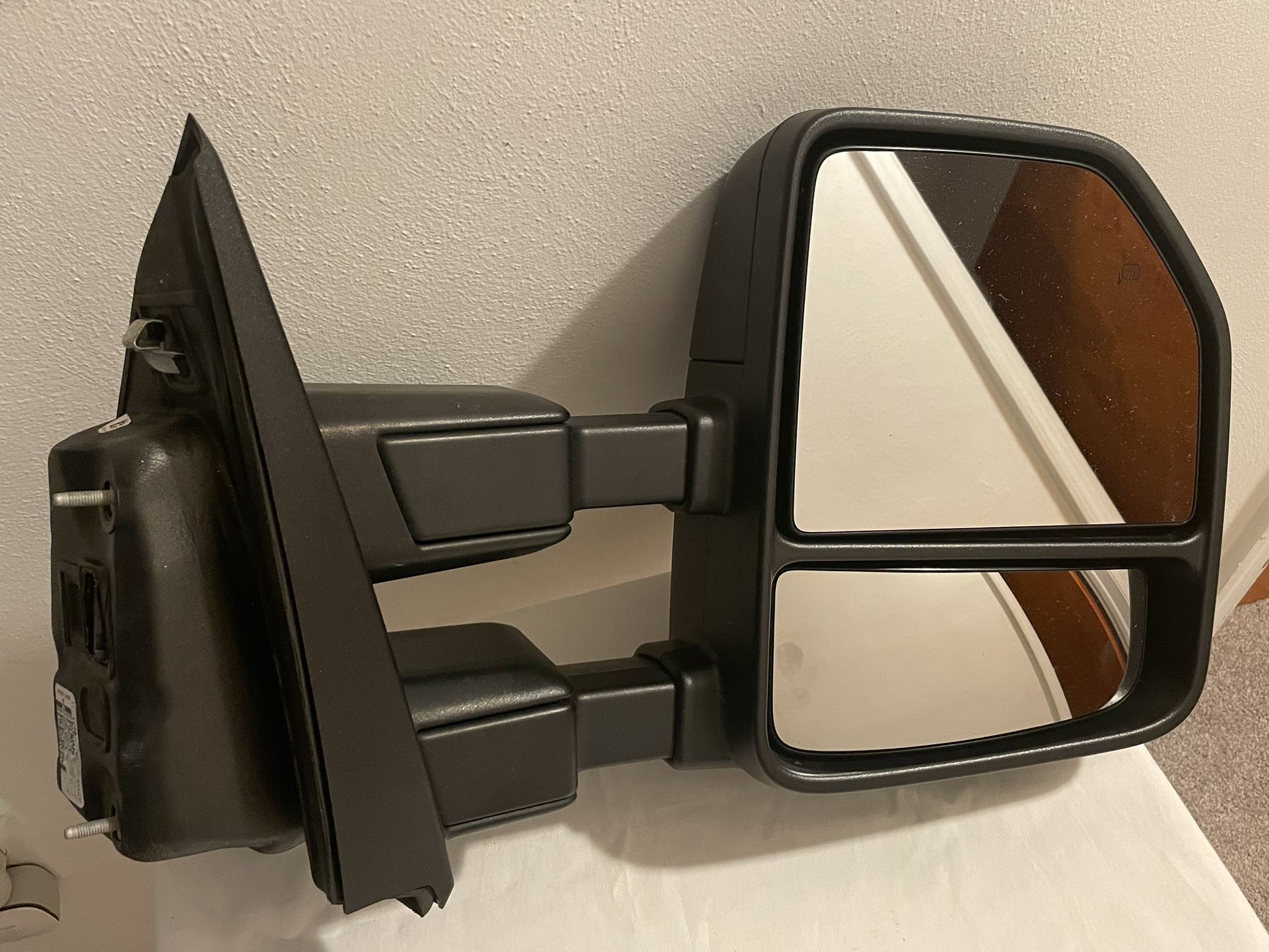 GENUINE OEM  PART NUMBER: LC3B 17682 BB5YGY RIGHT HAND PASSENGER SIDE BLACK TEXTURED FORD TOW MIRROR