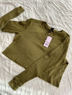 (Brand New) Crop Green Top