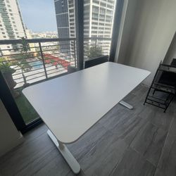 White Desk 