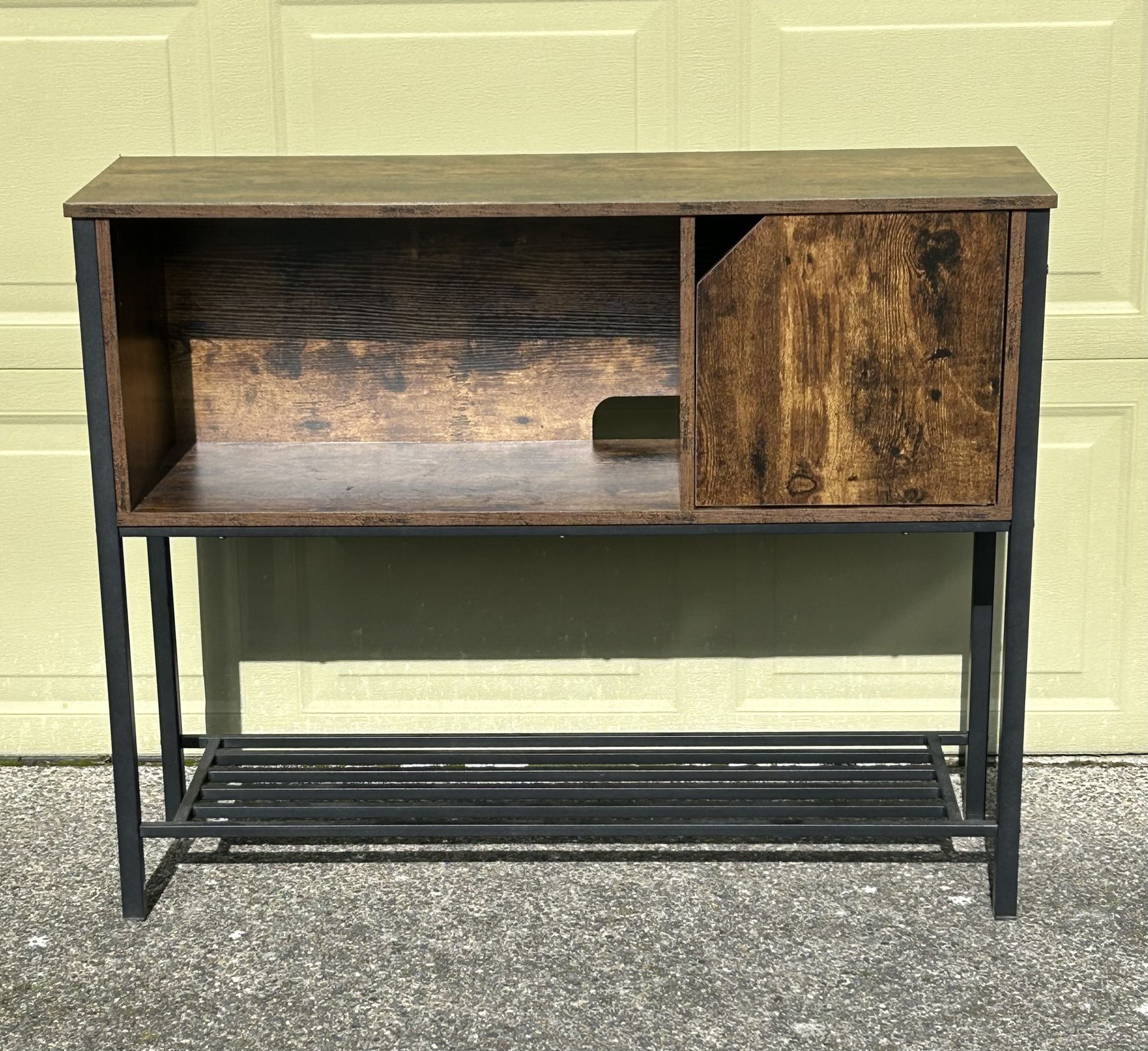 READ THE ADD! GREAT RUSTIC CONSOLE OR TV STAND