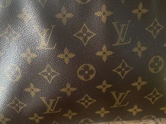 Louis Vuitton authentic Trousse 28