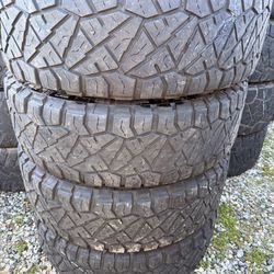 285/75r18 Nitto tires en Excelentes Conditiones de Vida las 4