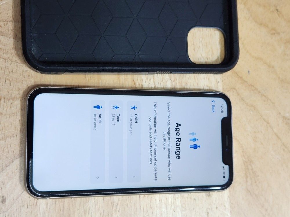 Iphone 11 128gb AT&T , CRICKET Carriers