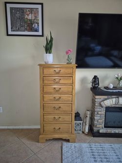 Ethan Allen Solid Oak 7-Drawer Tall Dresser / Lingerie Chest
