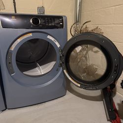 ELECTROLUX WASHER AND DRYER NEW 