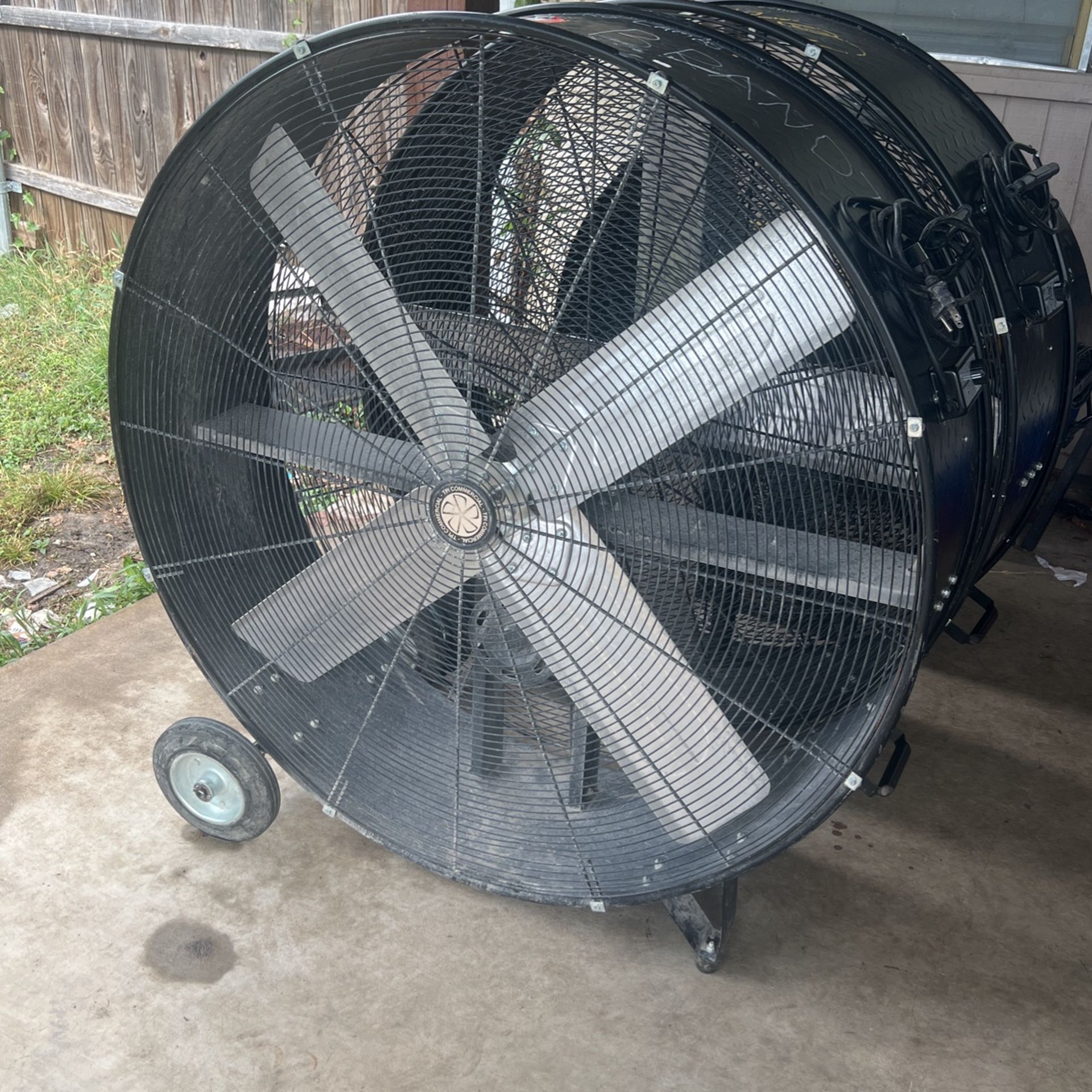 Fan for Sale in Grand Prairie, TX OfferUp