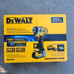DEWALT 20V 250Ft Lbs 3/8 in Impact Wrench POWERSTACK Compact Kit (New)