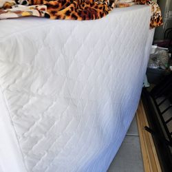 Full Size Foam Matress W Metal Frame