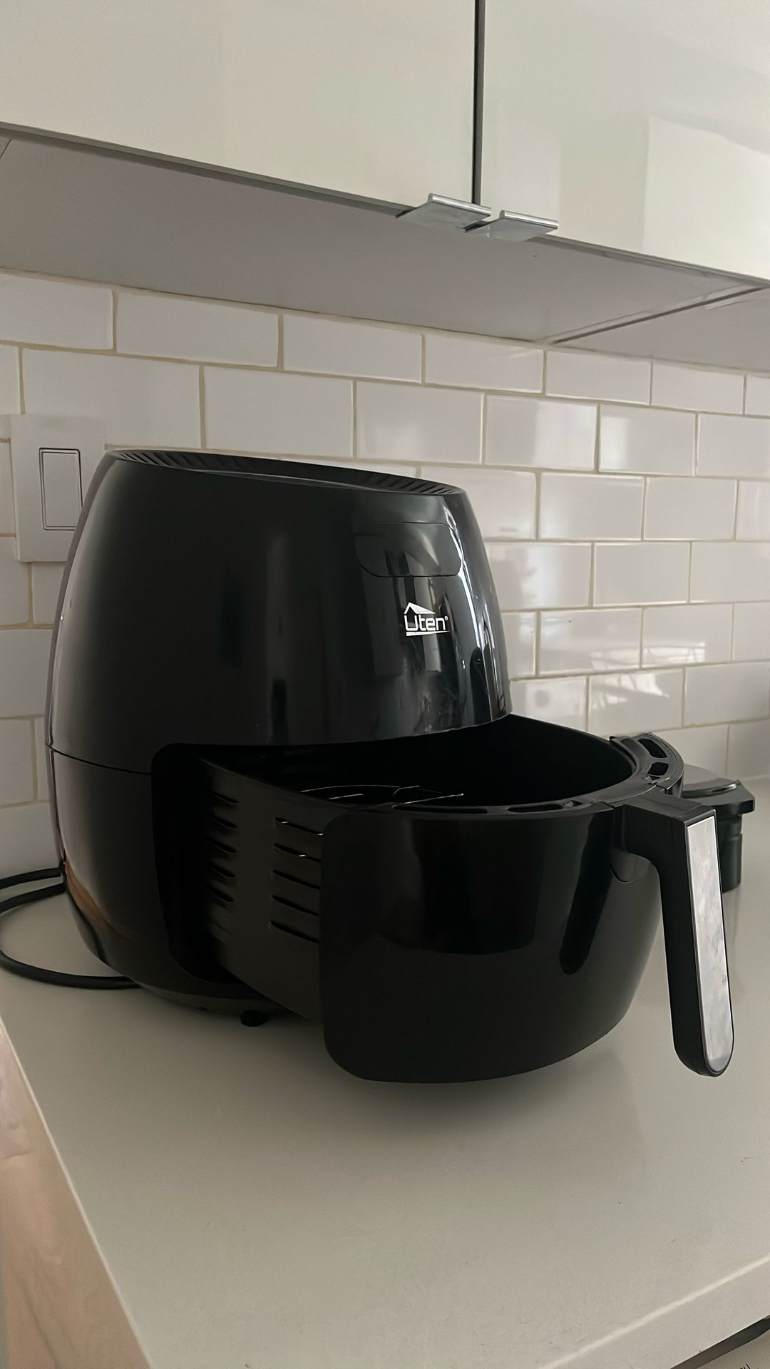 URGENT MOVING SALE – Air Fryer (Great Condition!)