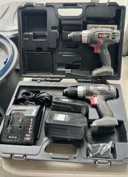 2 Porter Cable cordless drill set
