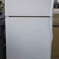 Frigidaire Refrigerator /Freezer