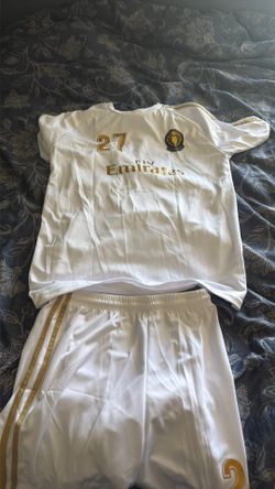 size small number 27 LIONS FC SET WHITE BRAND NEW WITH SOCKS