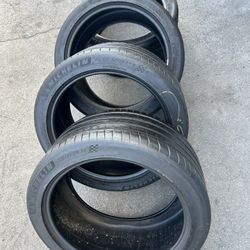 Set. Tires. 325. 35. 22. Michelin
