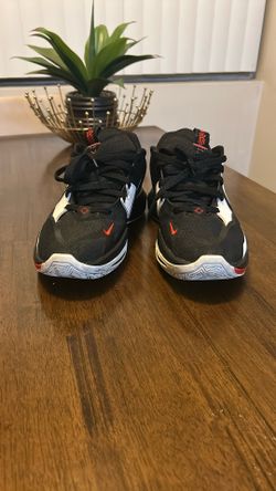 Nike Kyrie Low 5 Size 9
