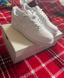 New Nike Air Force 1s Size 6 1/2 Men