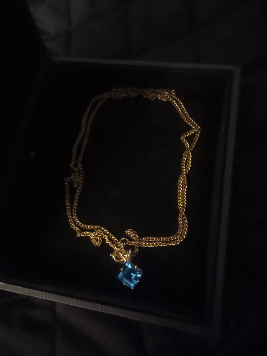 14k Gold Pendant With Blue Topaz Stone. (Real)