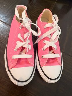 Converse girls size 1.5