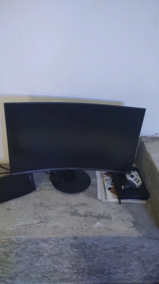 28" inch Curved Samsung T.V