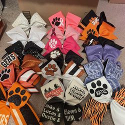 Cheer Bows And Set Of Poms 