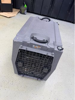 Ruffland kennel w/ cushion