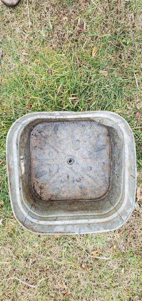 Antique Galvanized Square Wash Tub