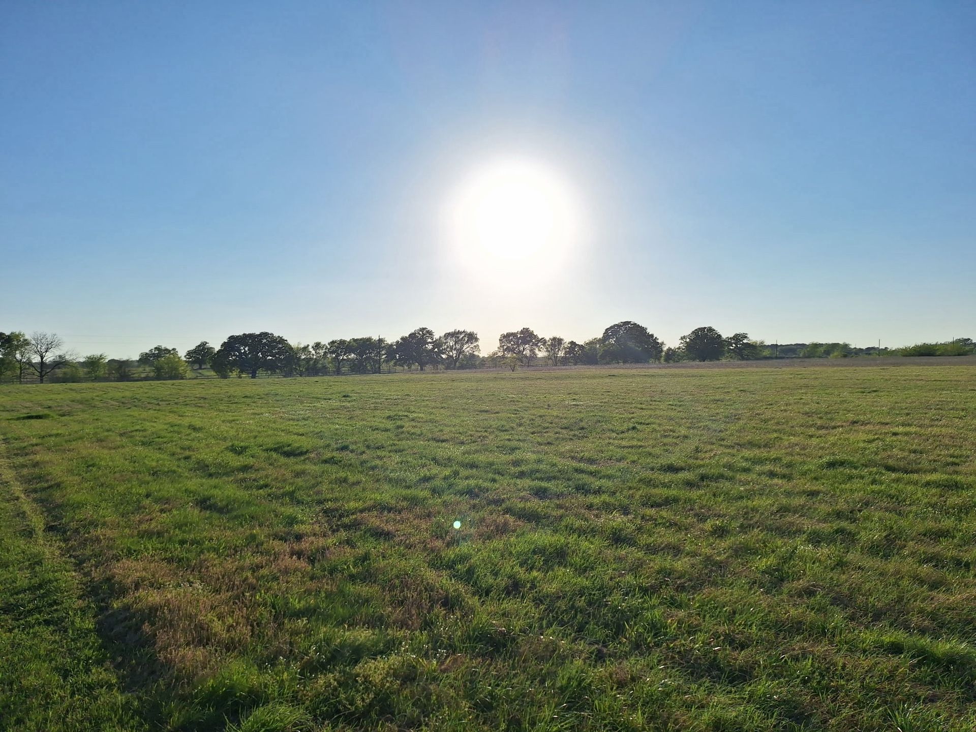 5.41 acres; Water and electric at the road. Water meter included. Van Zandt county. Approx. 2 miles to the public boat ramp at Lake Tawakoni . 5 1/2 m