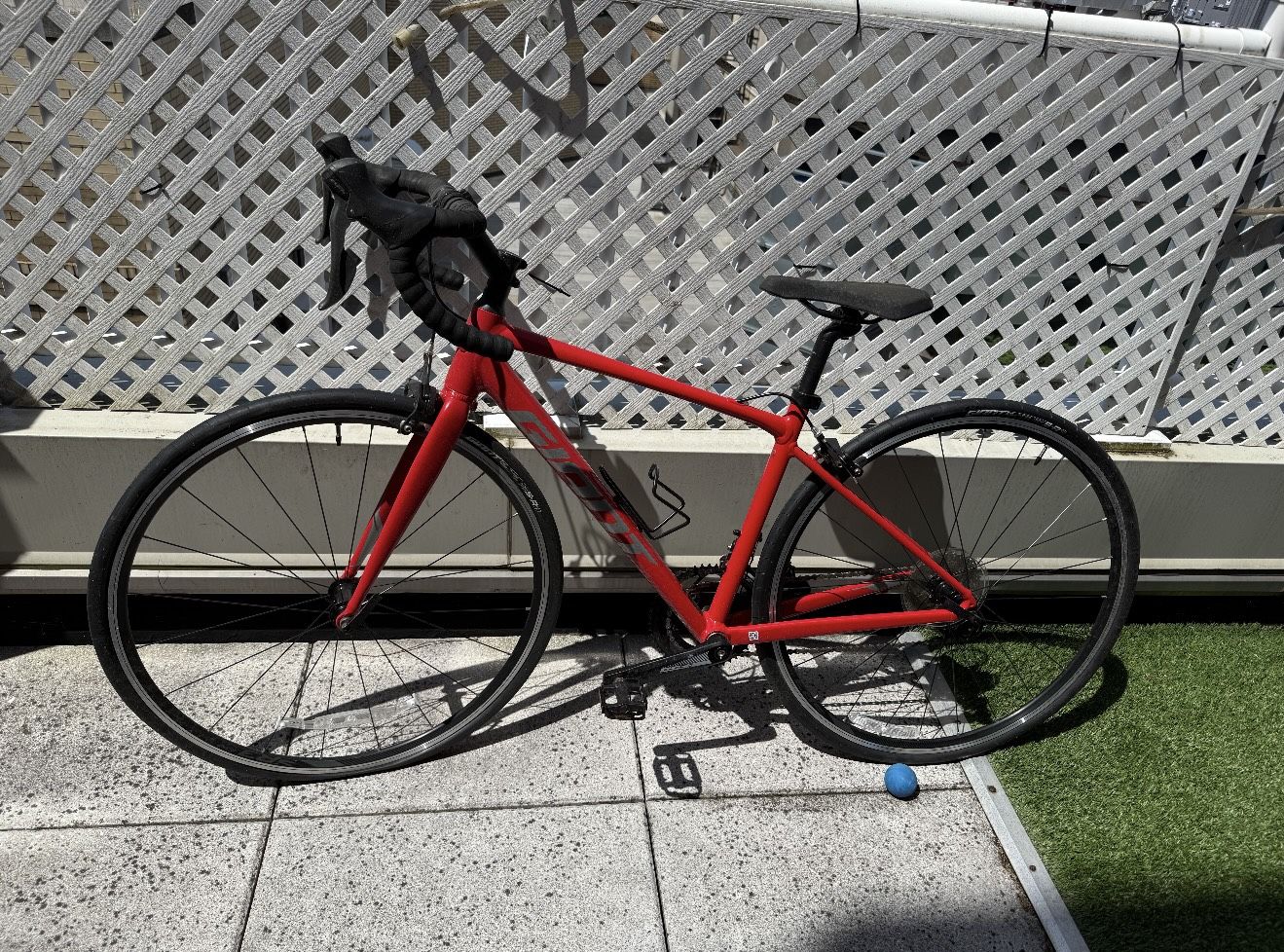 Giant Contend road bike – small frame