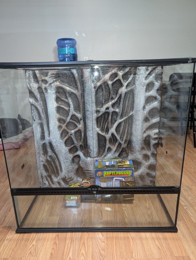 Snake Tararium And Set Up
