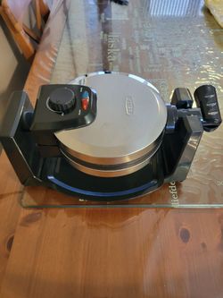 Bella Rotating Waffle Maker