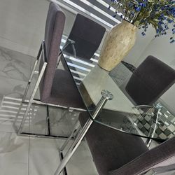 Dinning Table With 4 Chairs 