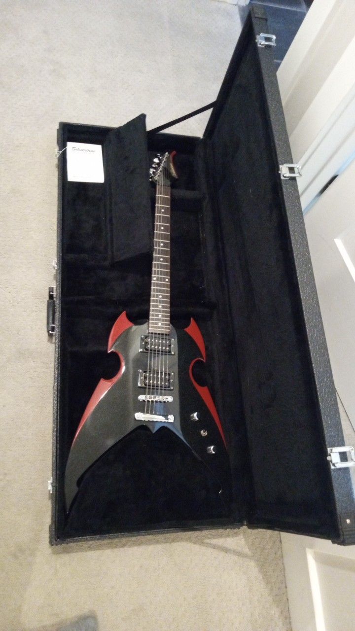 Paul Stanley Silvertone Apocalypse Guitar W/Case