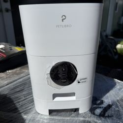 Pet Feeder - automatic, mic, control remotely 