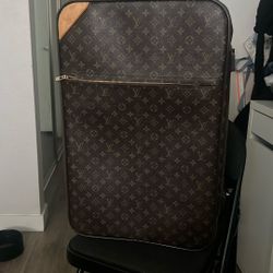 LV Suit Case 