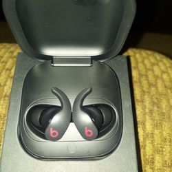 Beats By DRE Wireless Ear Buds