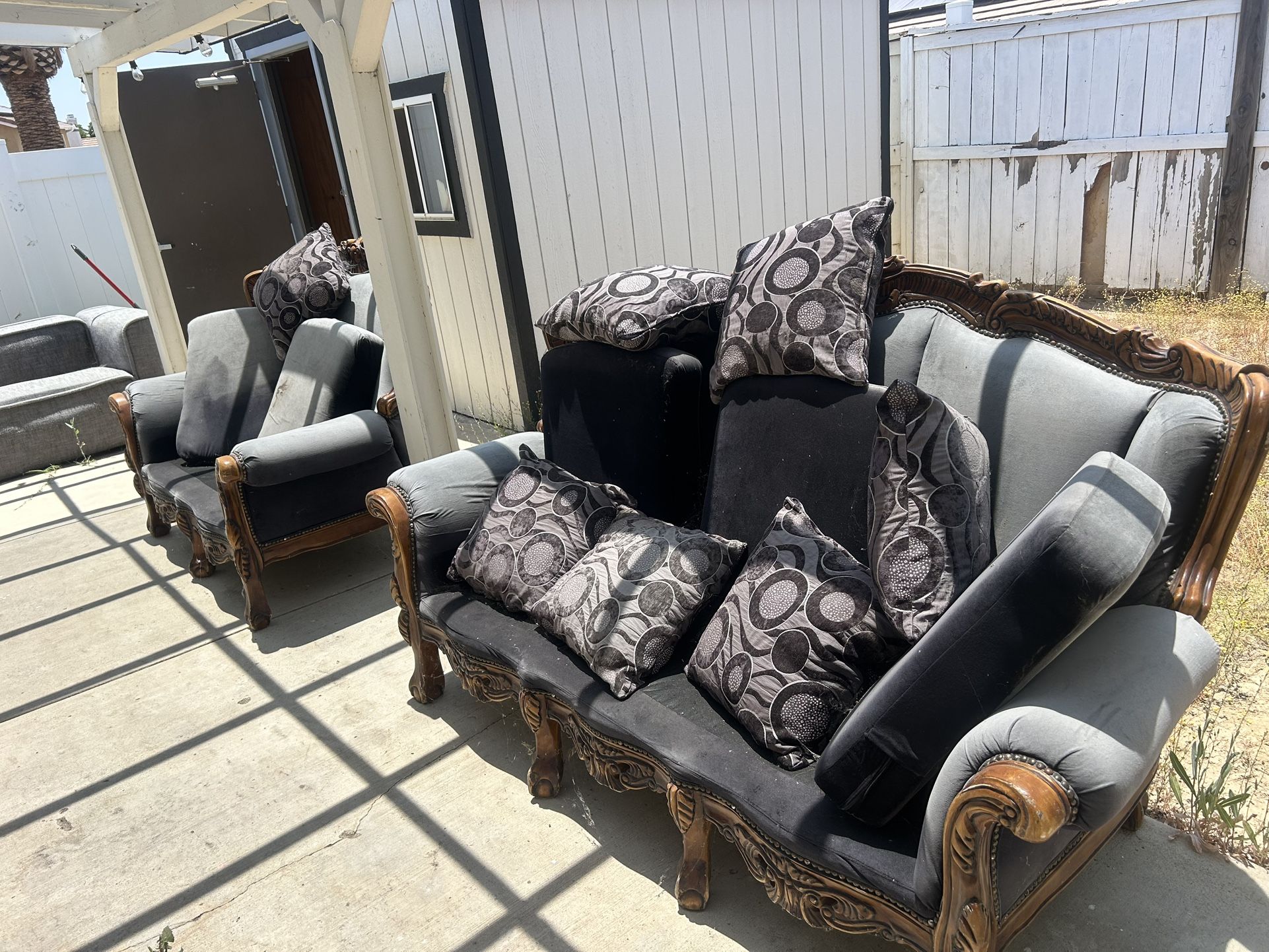 Couches Free!