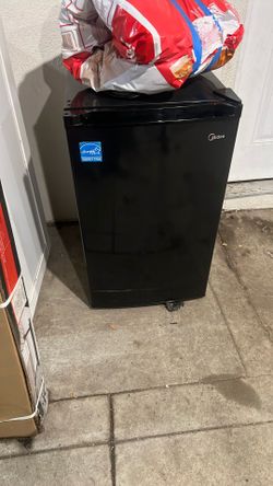 Mini Fridge 