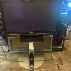47”Panasonic Smart Tv W/tv Stand(glass Stand)