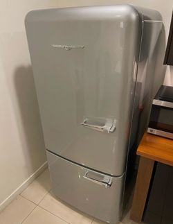 Elmira Northstar Retro Refrigerator & Freezer, Light Grey, 18.2 Cu Ft
