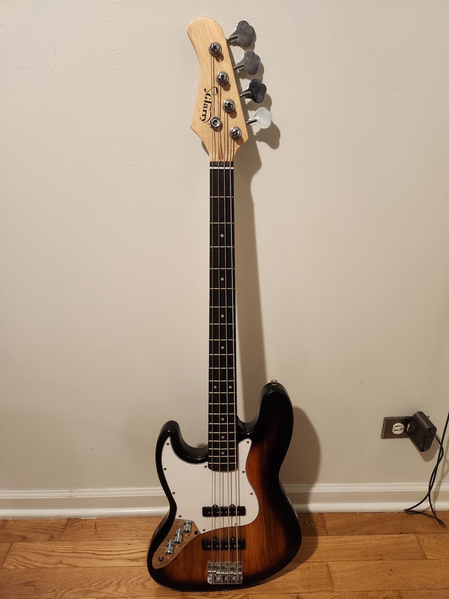 Hardly used Based Guitar 