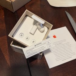 Apple Airpod Pro (Left Ear Only) 84$