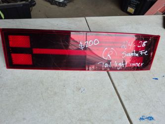 Hyundai santa Fe right tail light tailgate oem